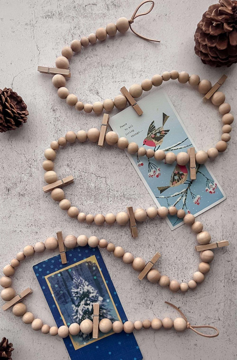 Photo display with 8 clothespins - Deco Azul